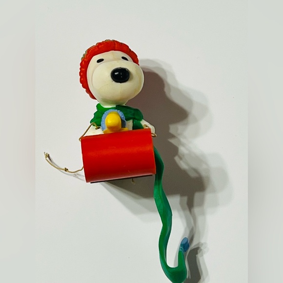 Vintage Hallmark Snoopy and Woodstock Stocking Holder 3/$25 - Picture 4 of 11